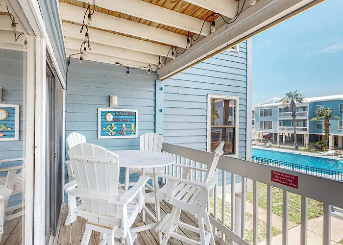 Bright & Beautiful With Shared Pool Boat & Fishing Pier Balcony Ac Holiday home
