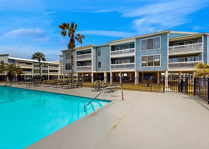Bright & Beautiful With Shared Pool Boat & Fishing Pier Balcony Ac Holiday home *