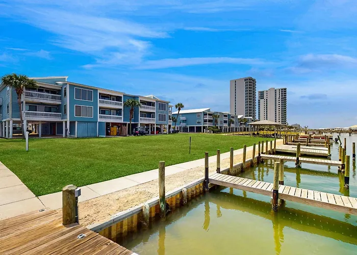 Bright & Beautiful With Shared Pool Boat & Fishing Pier Balcony Ac Holiday home